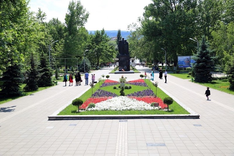 Парк им. Ленинского Комсомола