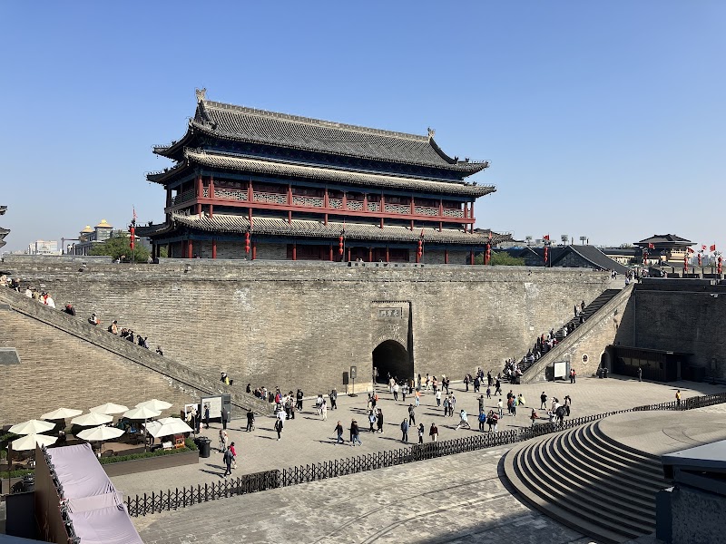Южные ворота и Городская стена (Yongning Gate & City Wall)