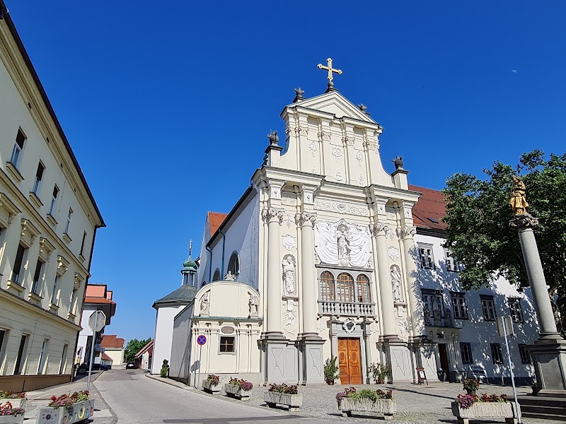 Mestni stolp и Orfejev spomenik