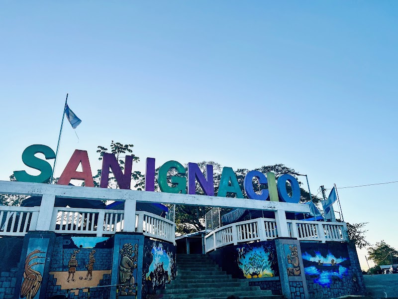 San Ignacio Market & Burns Avenue