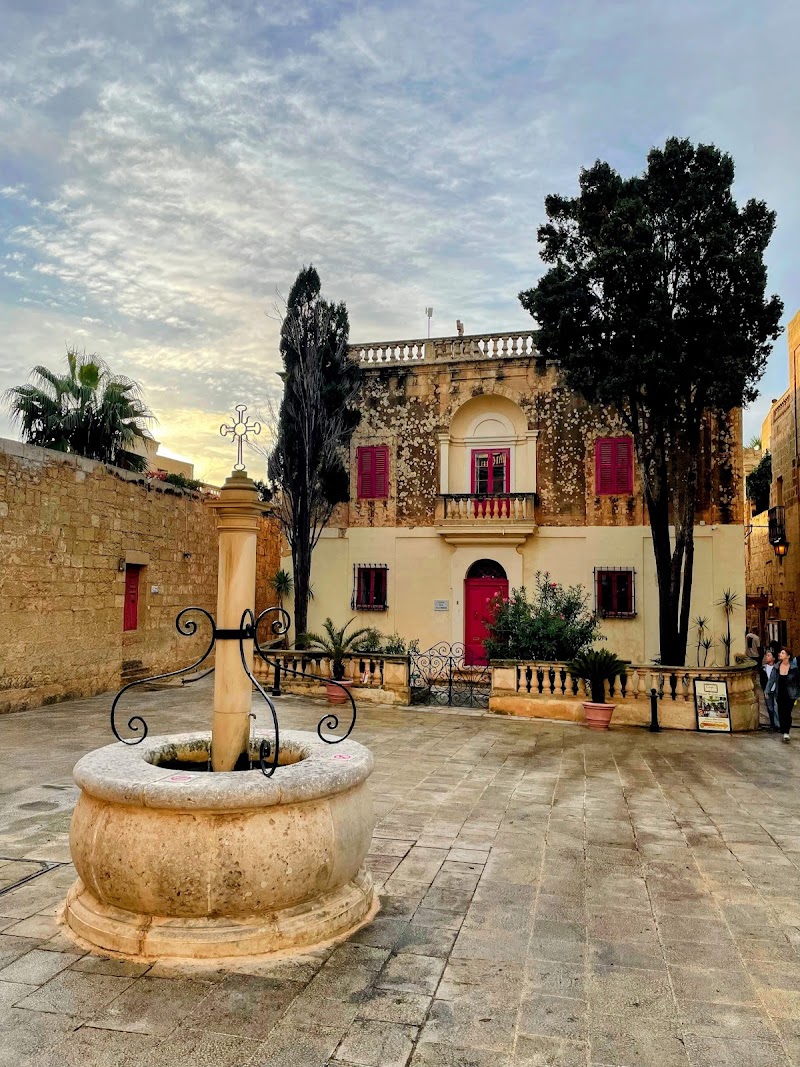 Главные ворота Мдины (Mdina Main Gate)