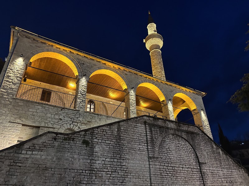 Площадь Черчиза Топулли
