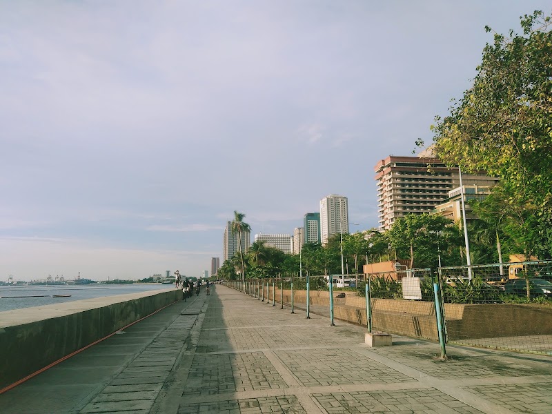 🌅 Набережная Manila Baywalk
