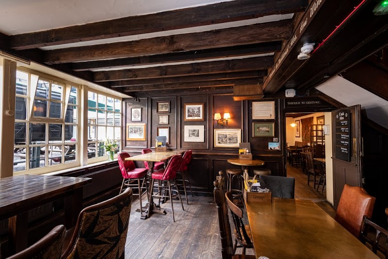 🚶 Walk to The George Inn
