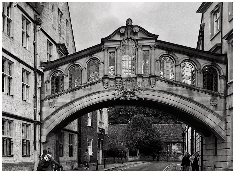 🚶 Walk to Bridge of Sighs