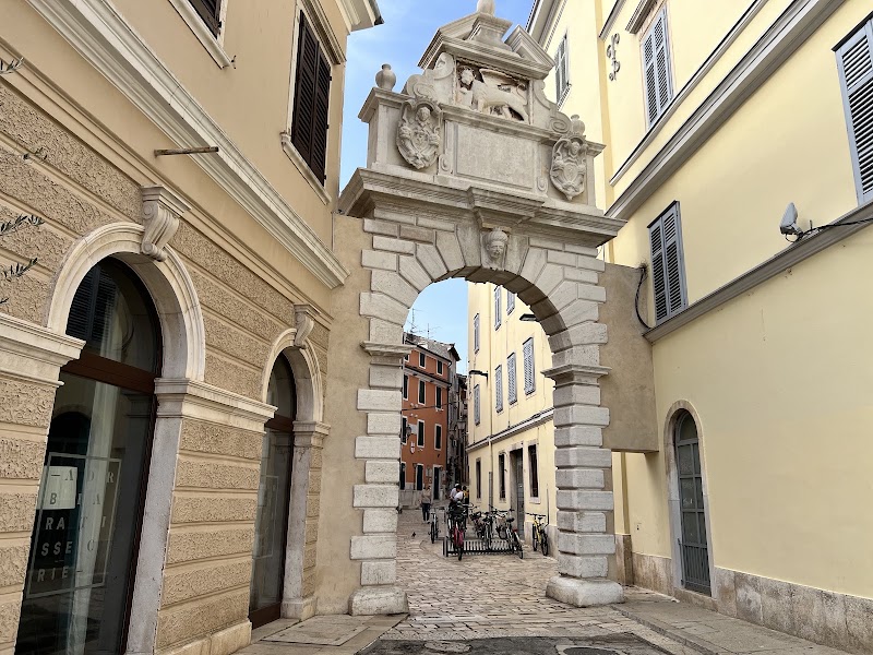 🚶 Переход до Balbi's Arch