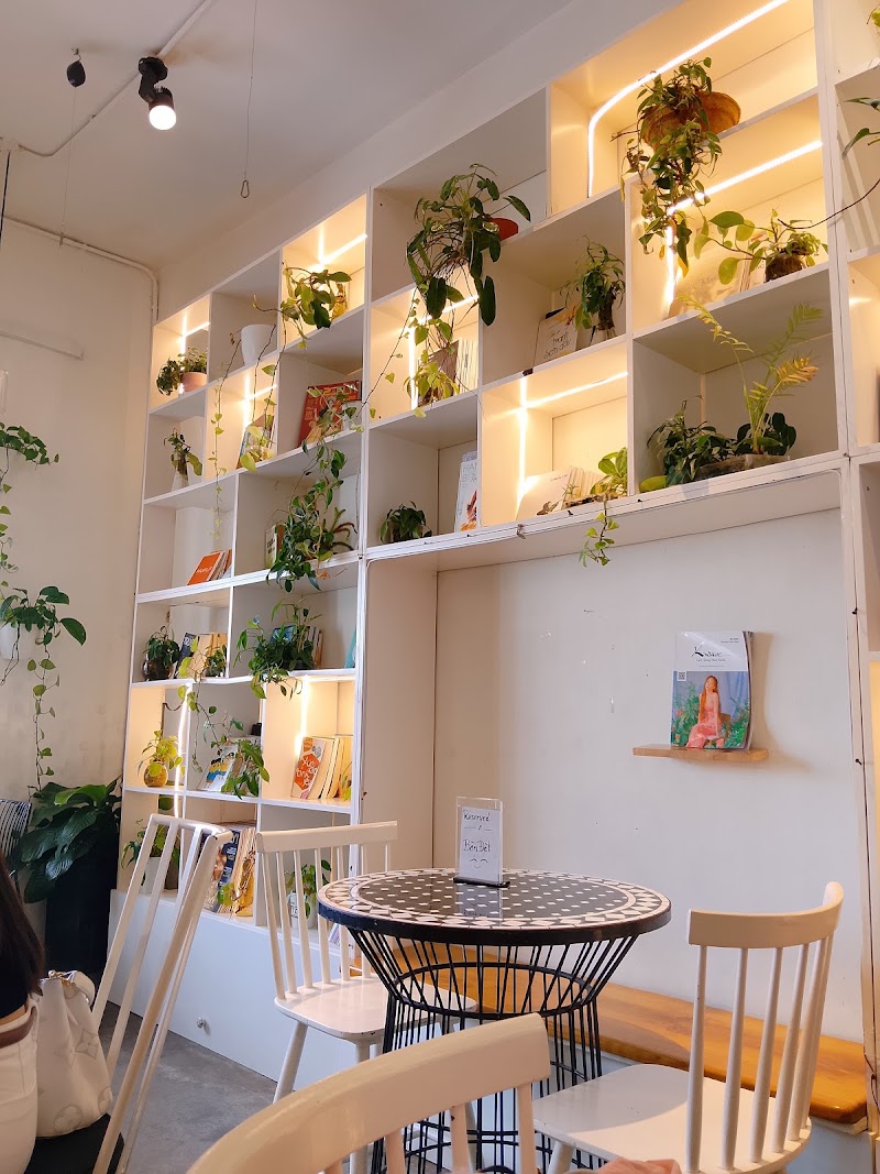 The Cafe Apartments