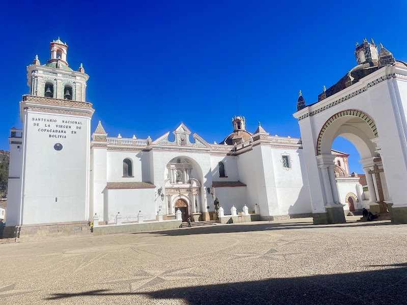 Basílica de Nuestra Señora de Copacabana
