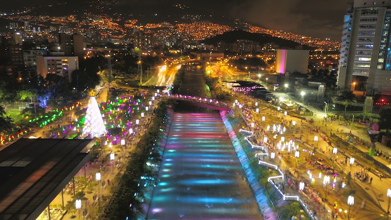 Parque de las Luces и Palacio Nacional