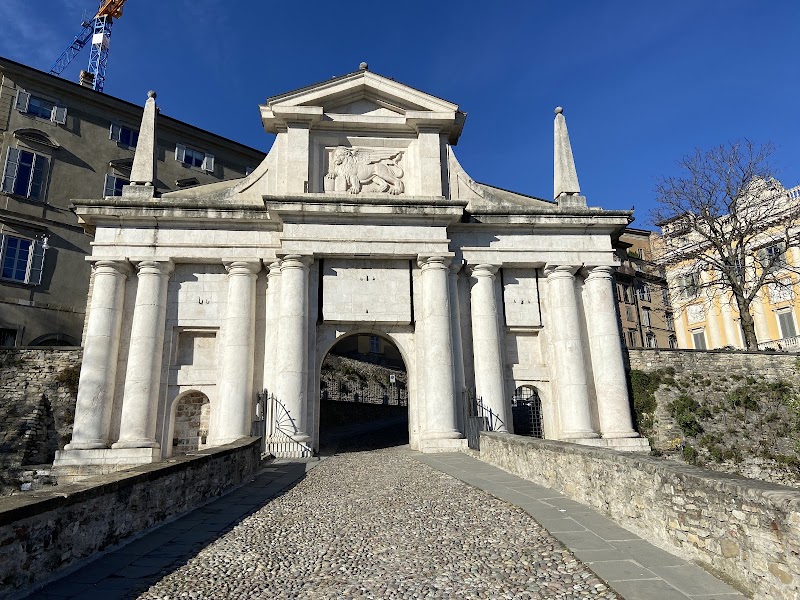 Ворота Сан-Джакомо (Porta San Giacomo)
