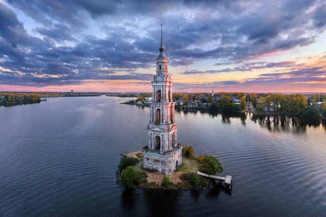 Затопленная колокольня Николаевского собора