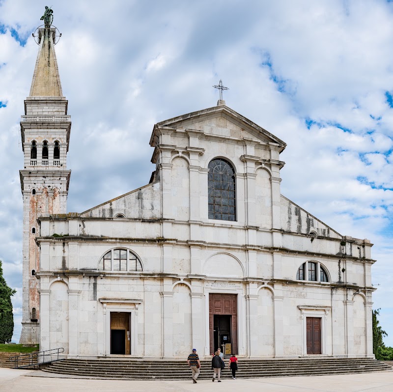 🚶 Переход до Church of St. Euphemia