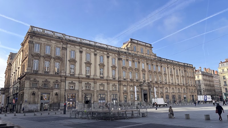 Place des Terreaux & Cloître