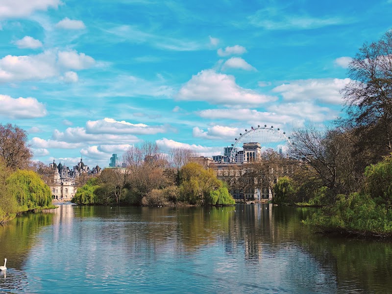 🚶 Walking to St. James's Park