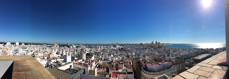 🚶 Walk to Torre Tavira