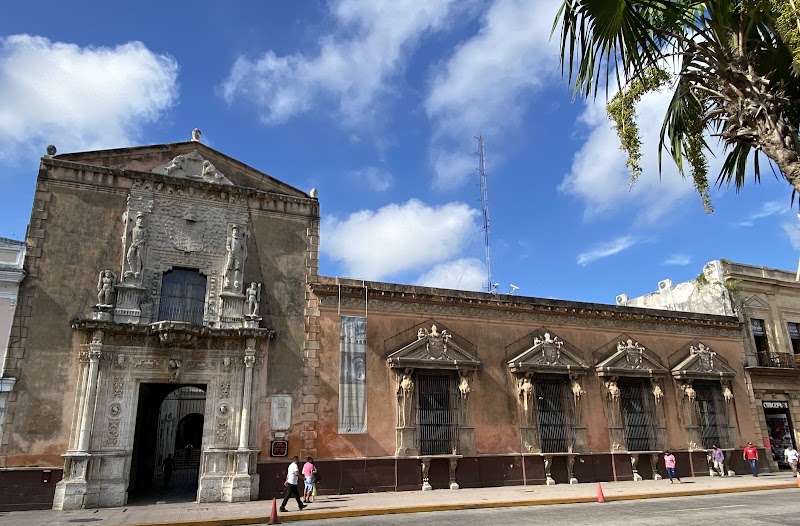 🚶 Plaza Grande