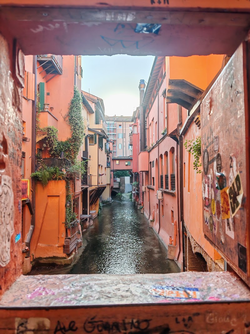 Finestrella di Via Piella
