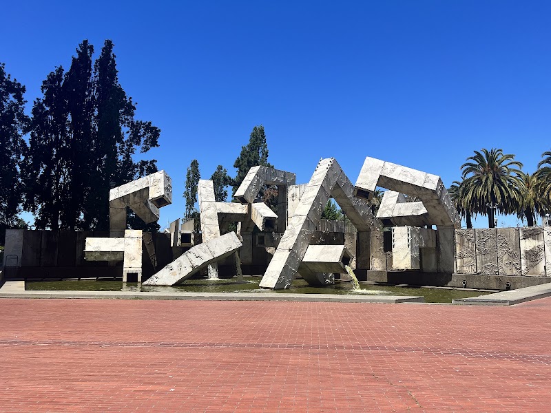 Embarcadero Plaza & Vaillancourt Fountain