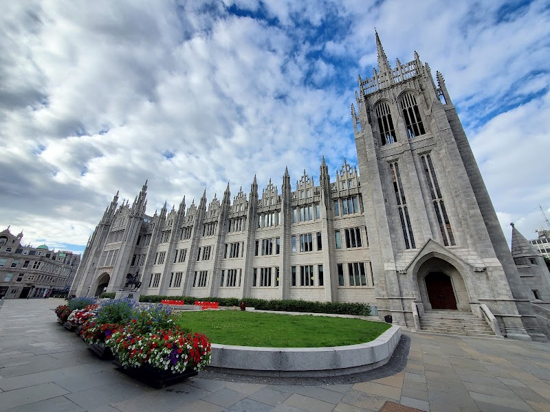 🚶 Walk to Marischal College