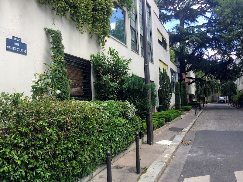 🚶 Walk to Rue Mallet-Stevens