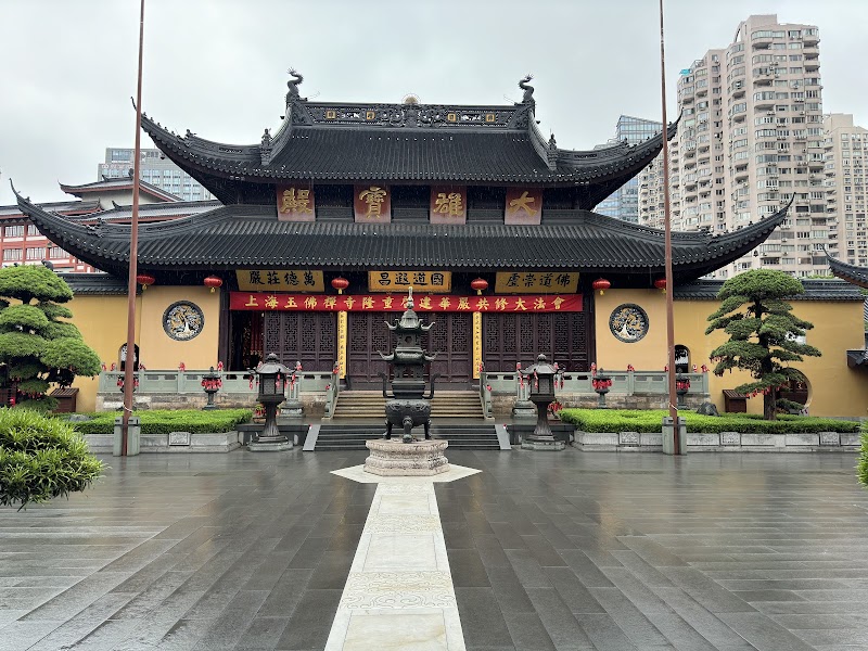 Буддийский храм Цзиньфасы (Jinfa Temple)