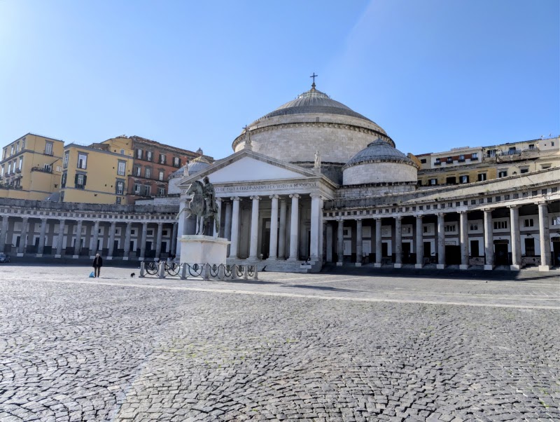 🚇 Metro to Piazza del Plebiscito