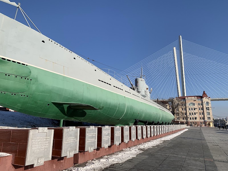 Подводная лодка С-56 и Триумфальная арка