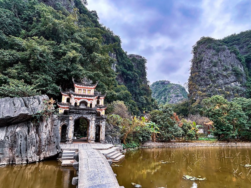 Пагода Битьдонг (Bich Dong Pagoda)