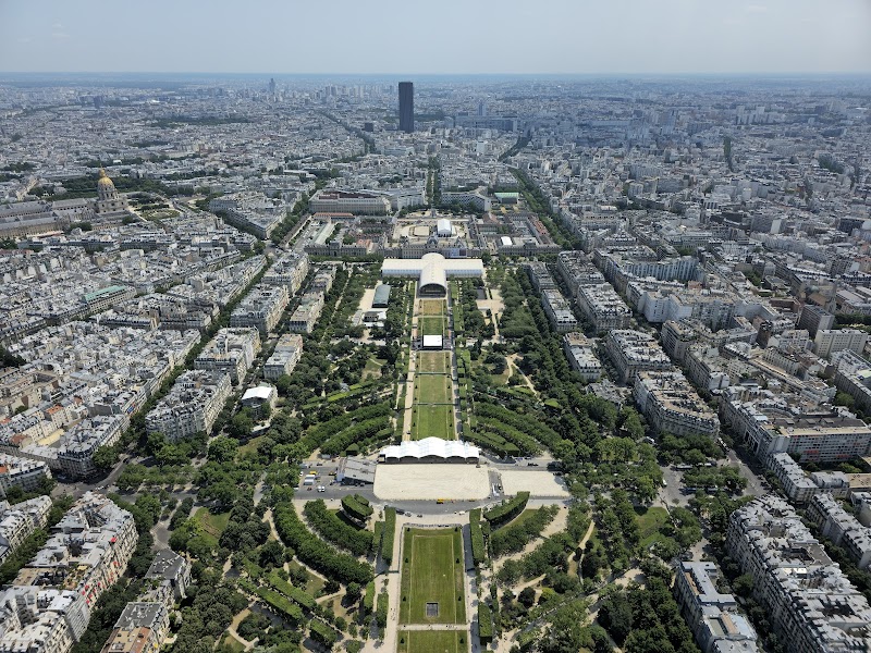🚇 Metro to Champ de Mars