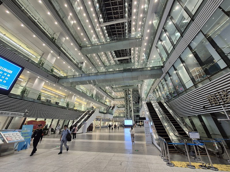 Библиотека Гуанчжоу (Guangzhou Library)