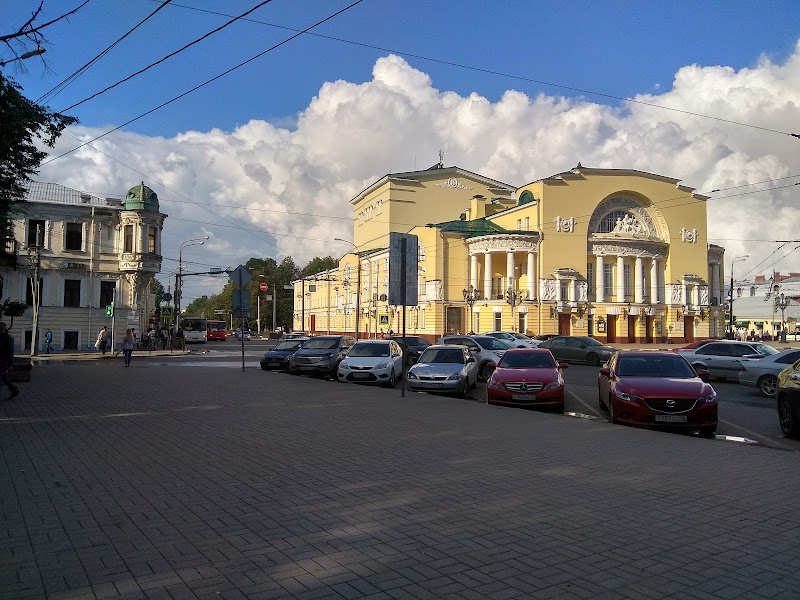 Сад у Казанского собора