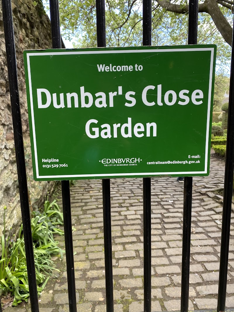 Dunbar's Close Garden